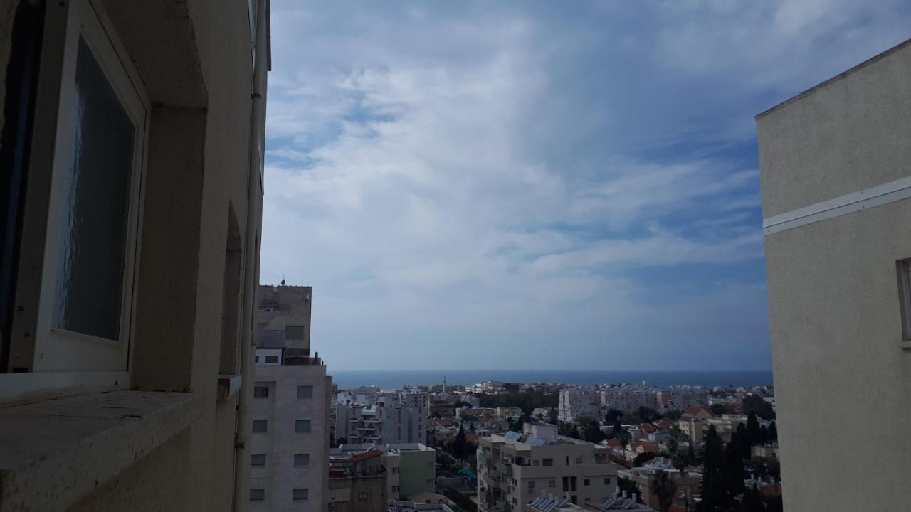 Апартаменты סטודיו חדש ויפה עם נוף לים Нетания Экстерьер фото